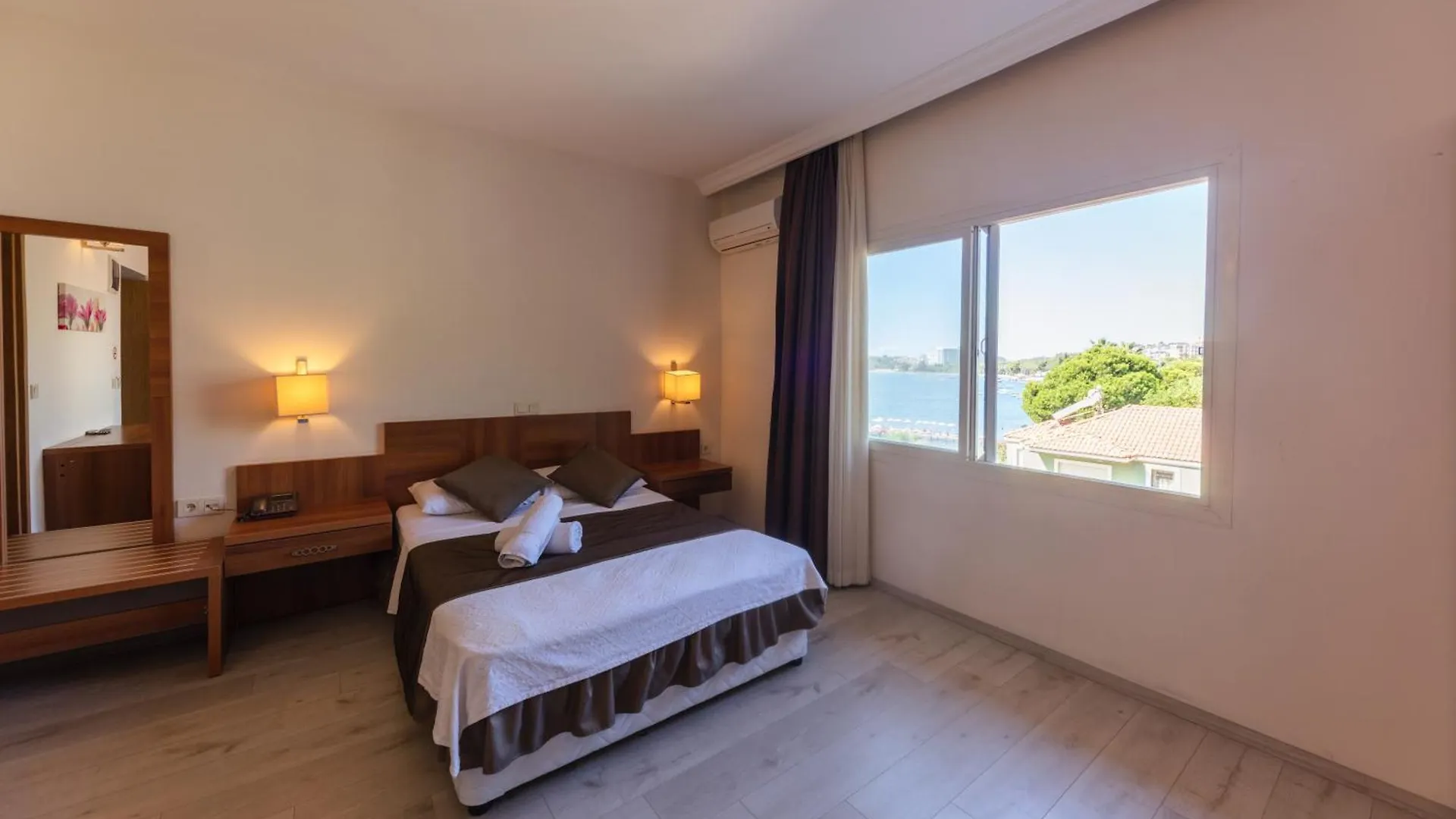 Melis Hotel Kusadası 2*,