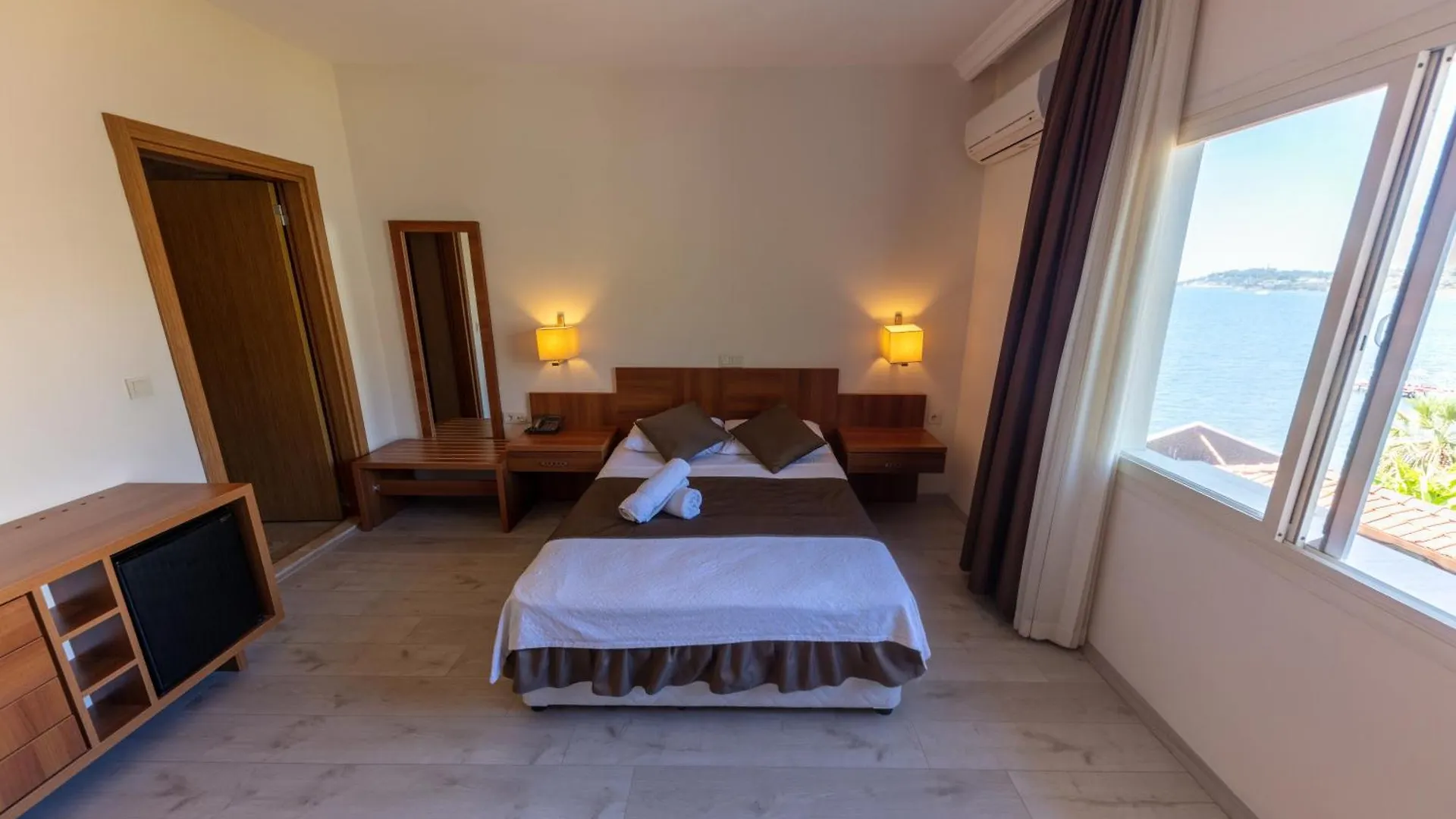 Melis Hotel Kusadası 2*,  Turcia